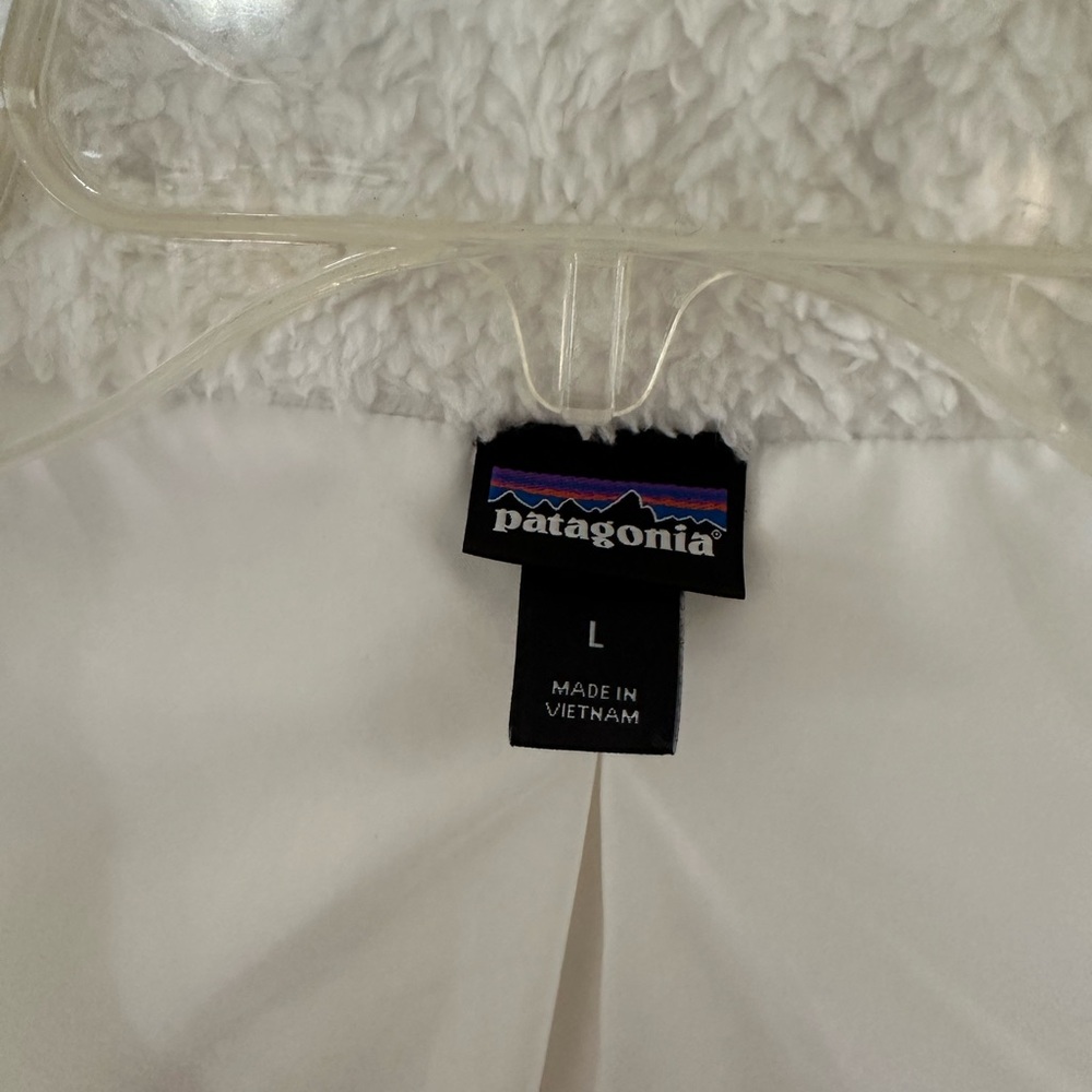 Patagonia Soft White Fleece Vest - Picture 5 of 9